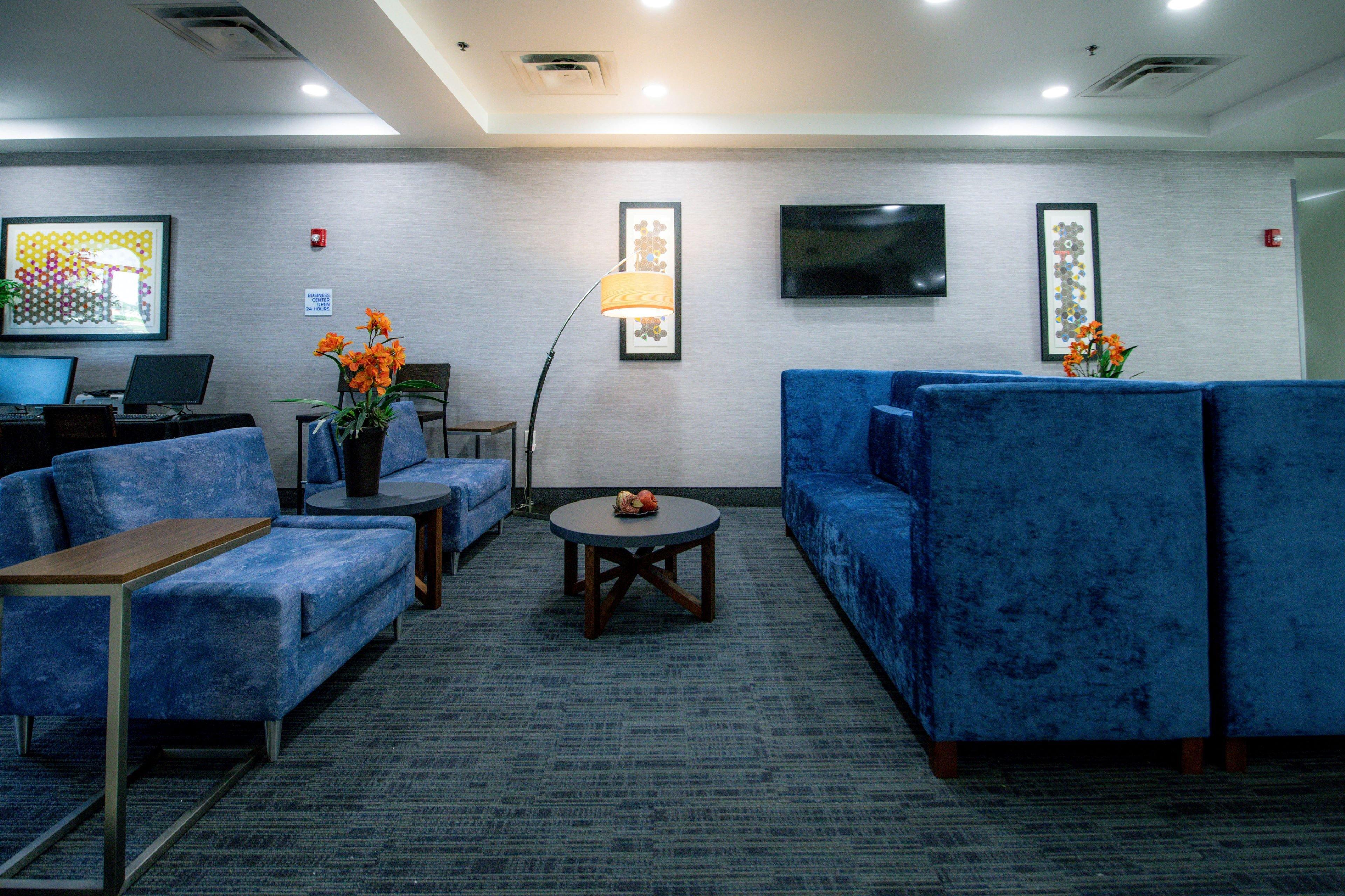 Holiday Inn Express Hotel & Suites Kansas City - Grandview By Ihg Buitenkant foto