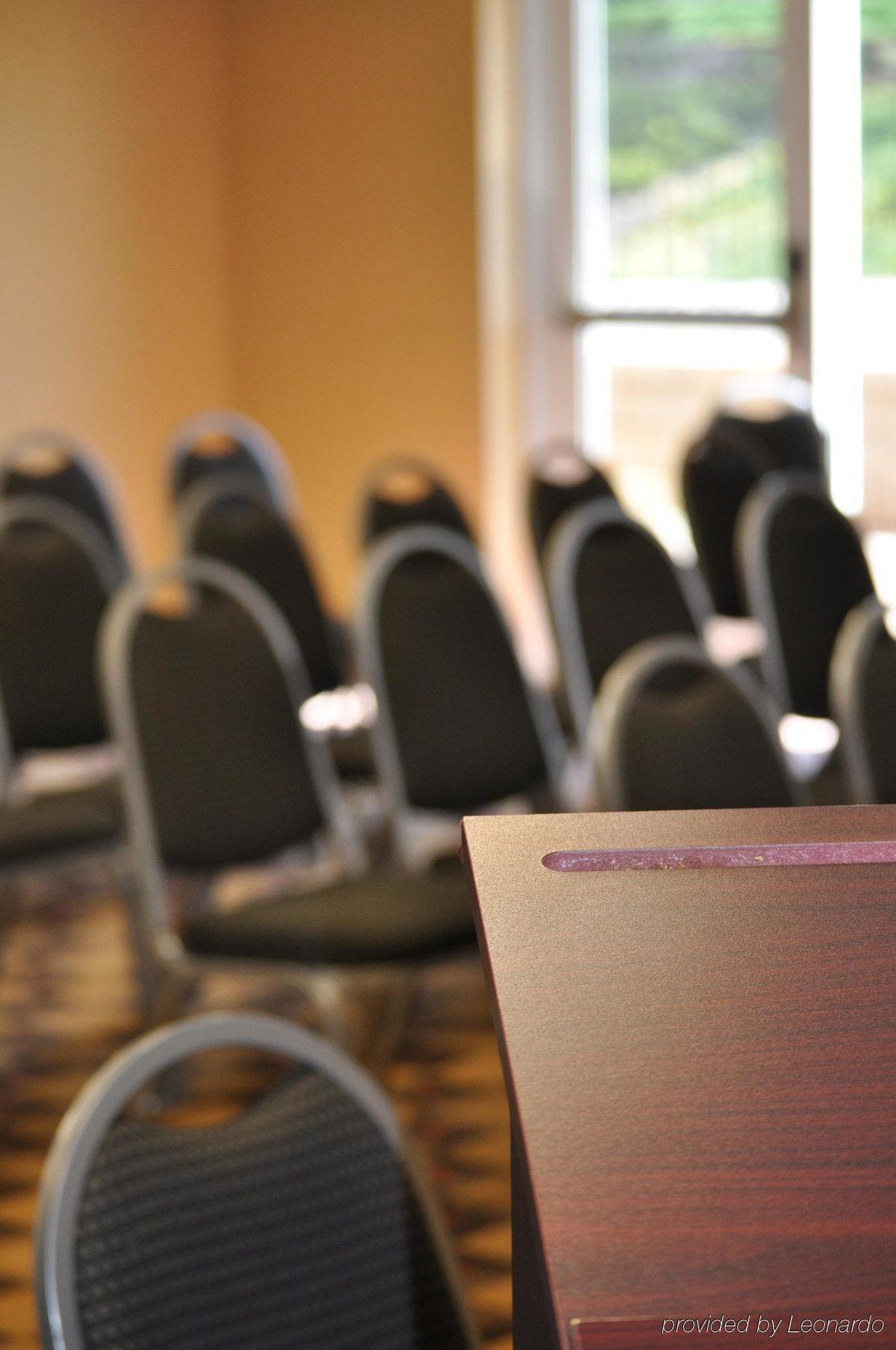 Holiday Inn Express Hotel & Suites Kansas City - Grandview By Ihg Buitenkant foto