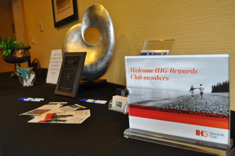 Holiday Inn Express Hotel & Suites Kansas City - Grandview By Ihg Buitenkant foto